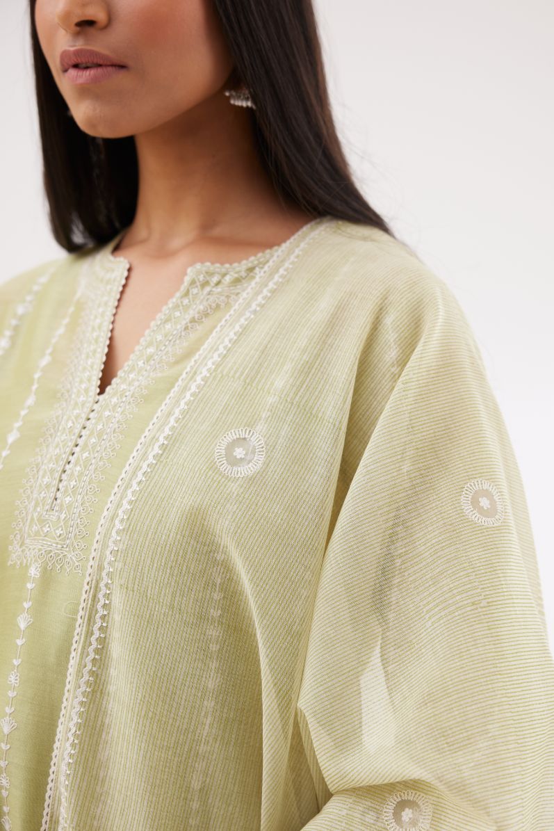 Green silk chanderi straight kurta set with all over dori and silk thread embroidery.