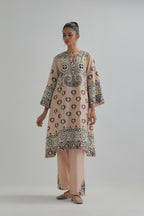 Pink silk Chanderi straight hem mid-length abha style kurta set with bold appliqué embroidery along with earthy-coloured Aari thread work and tassels.