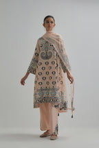 Pink silk Chanderi straight hem mid-length abha style kurta set with bold appliqué embroidery along with earthy-coloured Aari thread work and tassels.