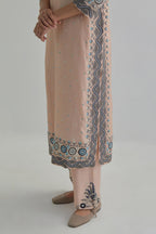 Pink slim fit straight kurta set, decorated with bold appliqué borders all along the side seam, hem and sleeve cuffs.
