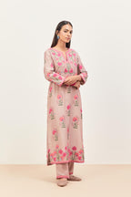 Lilac silk chanderi straight kurta set, decorated with appliqued jaal neckline and hem. The field has symmetrically placed bootas.