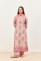 Lilac silk chanderi straight kurta set, decorated with appliqued jaal neckline and hem. The field has symmetrically placed bootas.