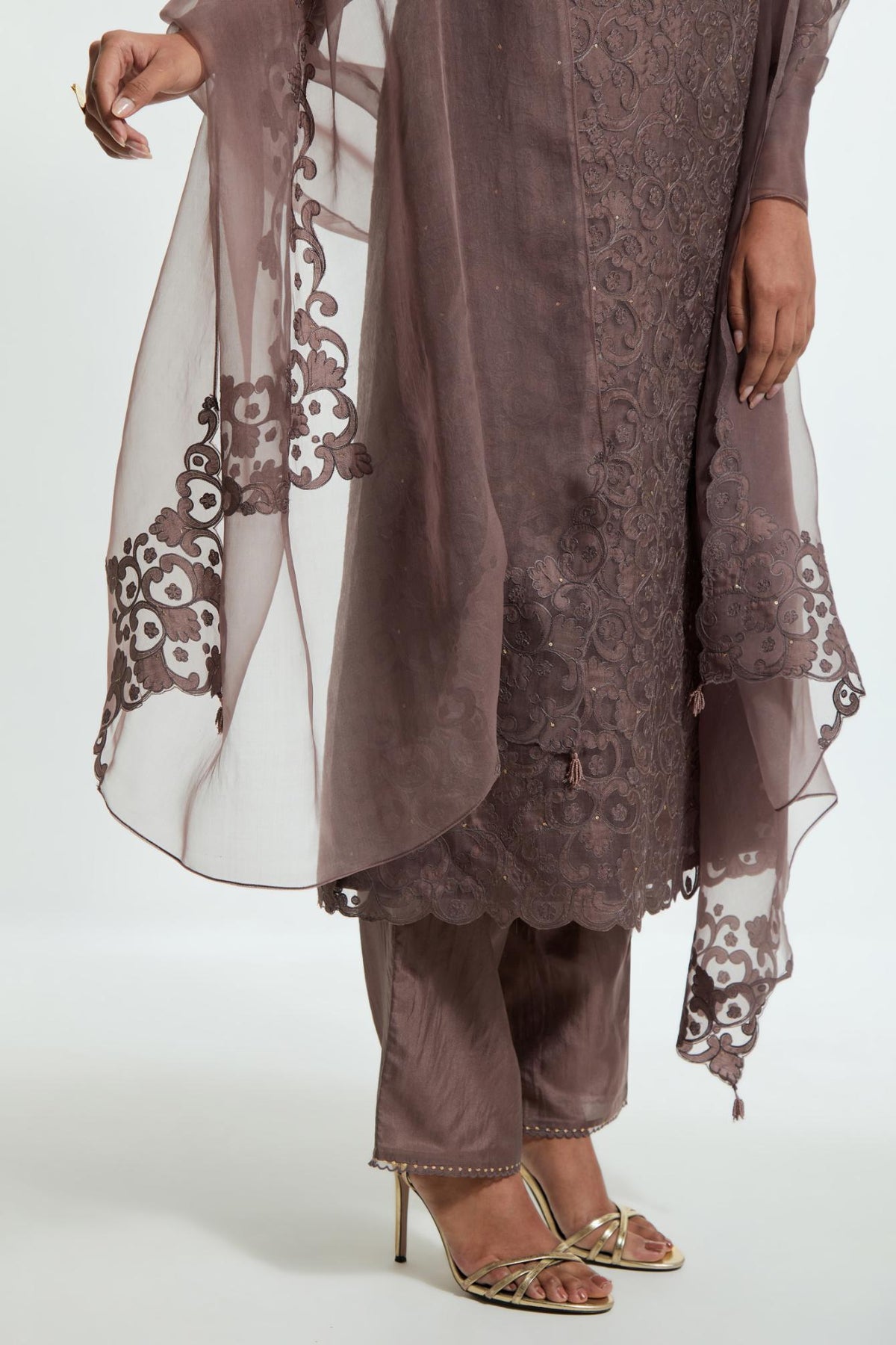 Grey silk organza straight kurta set featuring an all-over silk appliqué trellis jaal, delicately highlighted with subtle sequins.