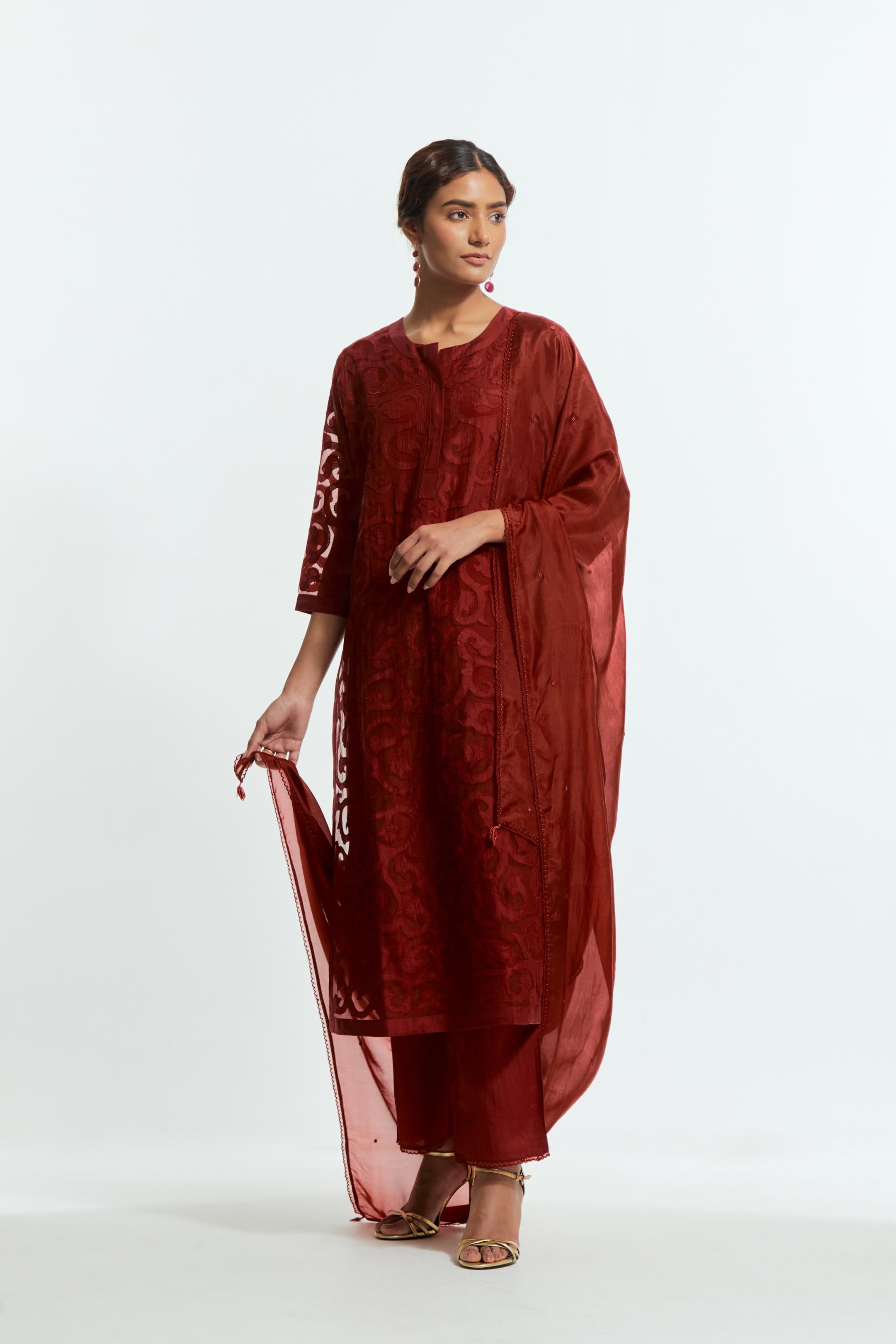 Red light silk dupatta featuring all-over floral embroidered small bootis and finished with delicate scalloped edges.