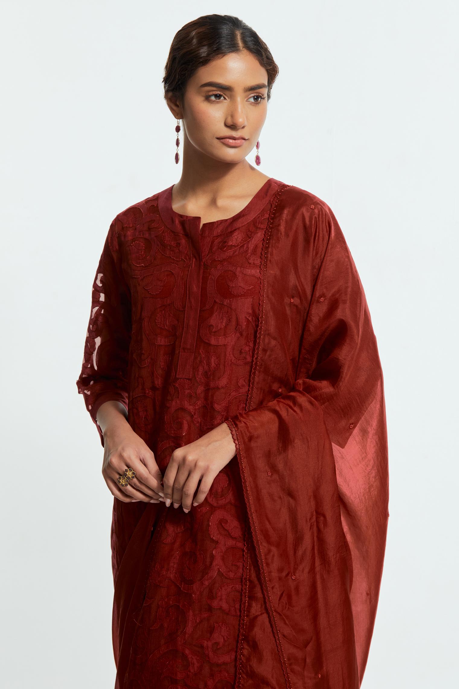 Red light silk dupatta featuring all-over floral embroidered small bootis and finished with delicate scalloped edges.