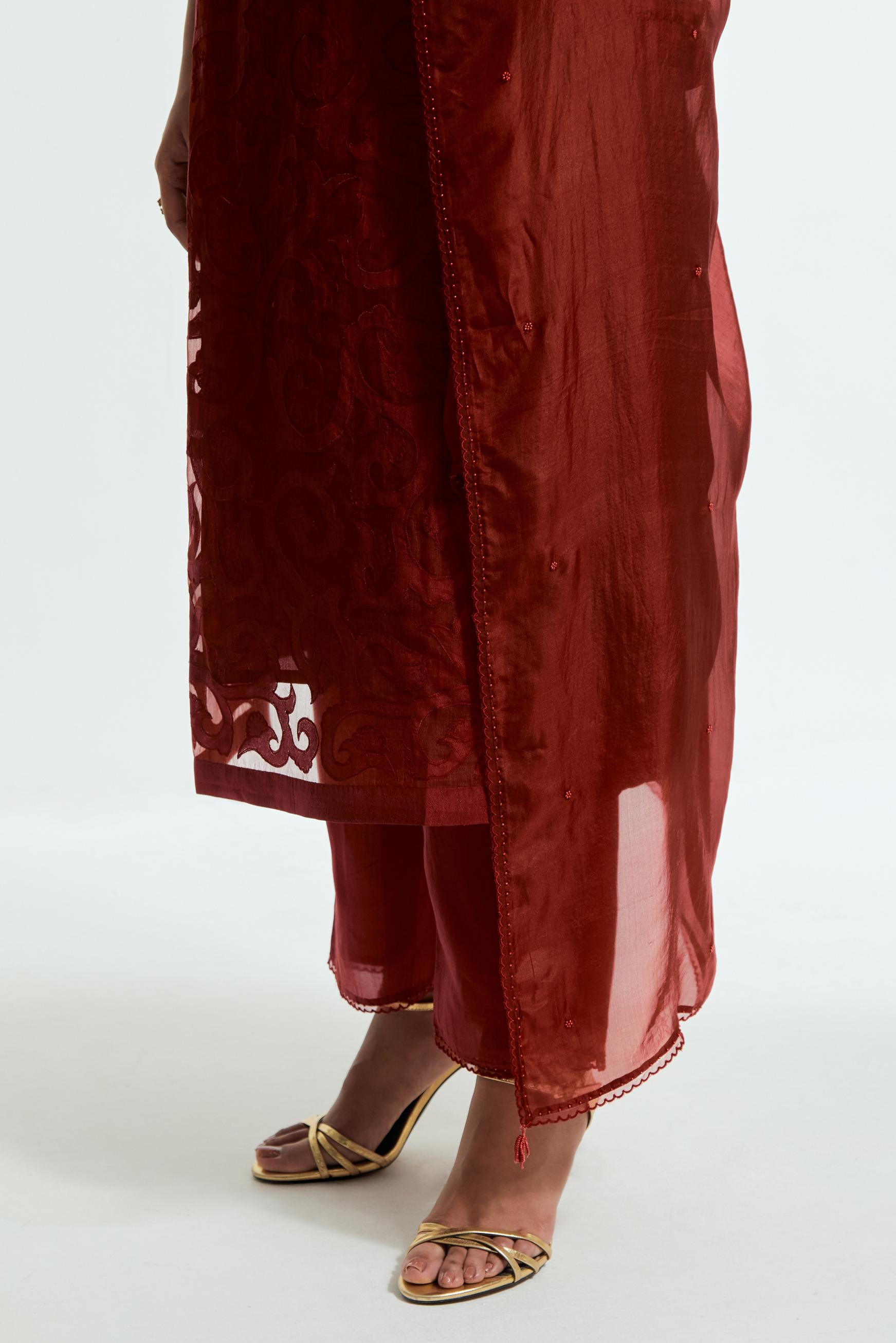 Red light silk dupatta featuring all-over floral embroidered small bootis and finished with delicate scalloped edges.
