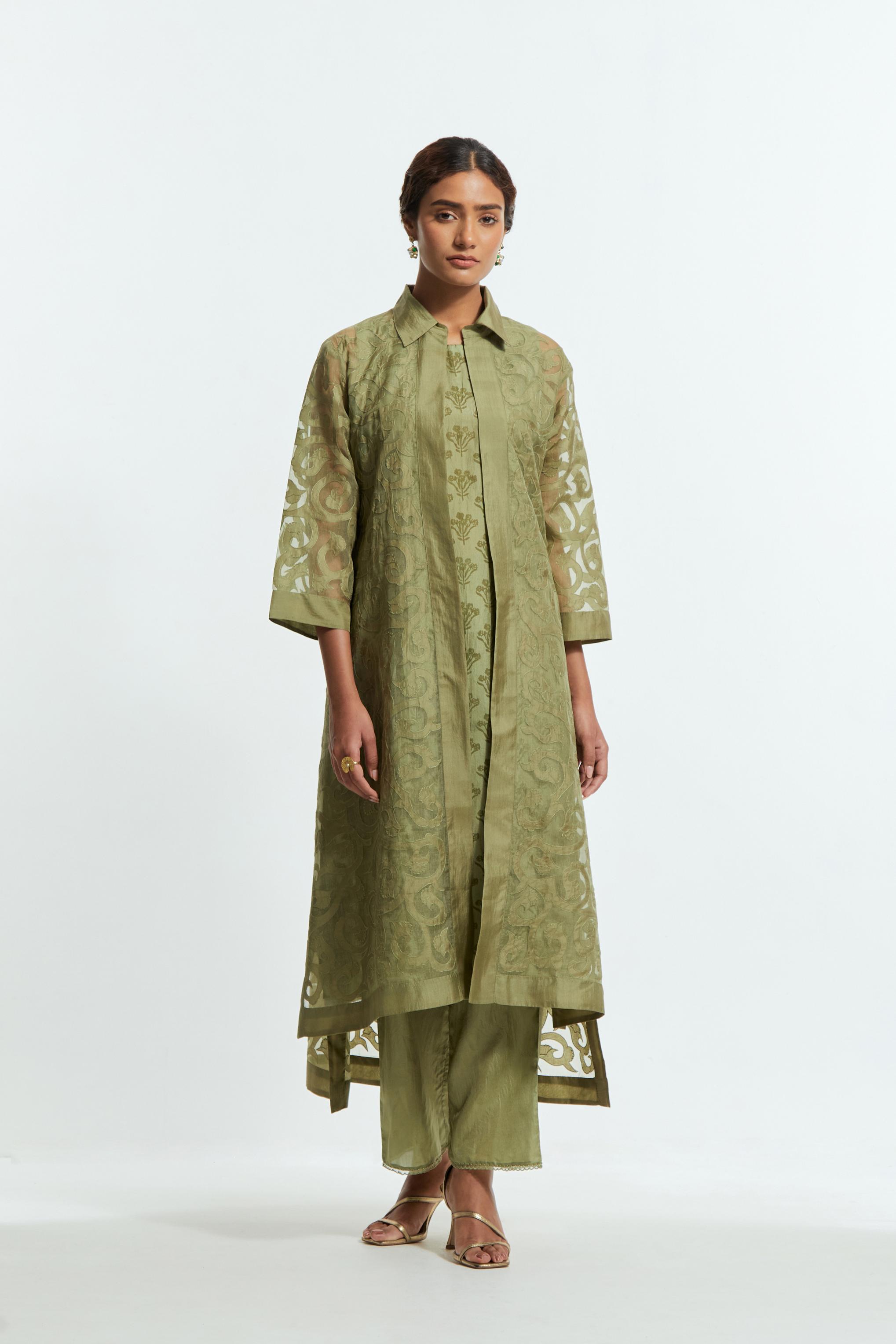 Green Sheer overlay set in silk organza with a shirt collar, highlighted with all-over silk appliqué trellis jaal.