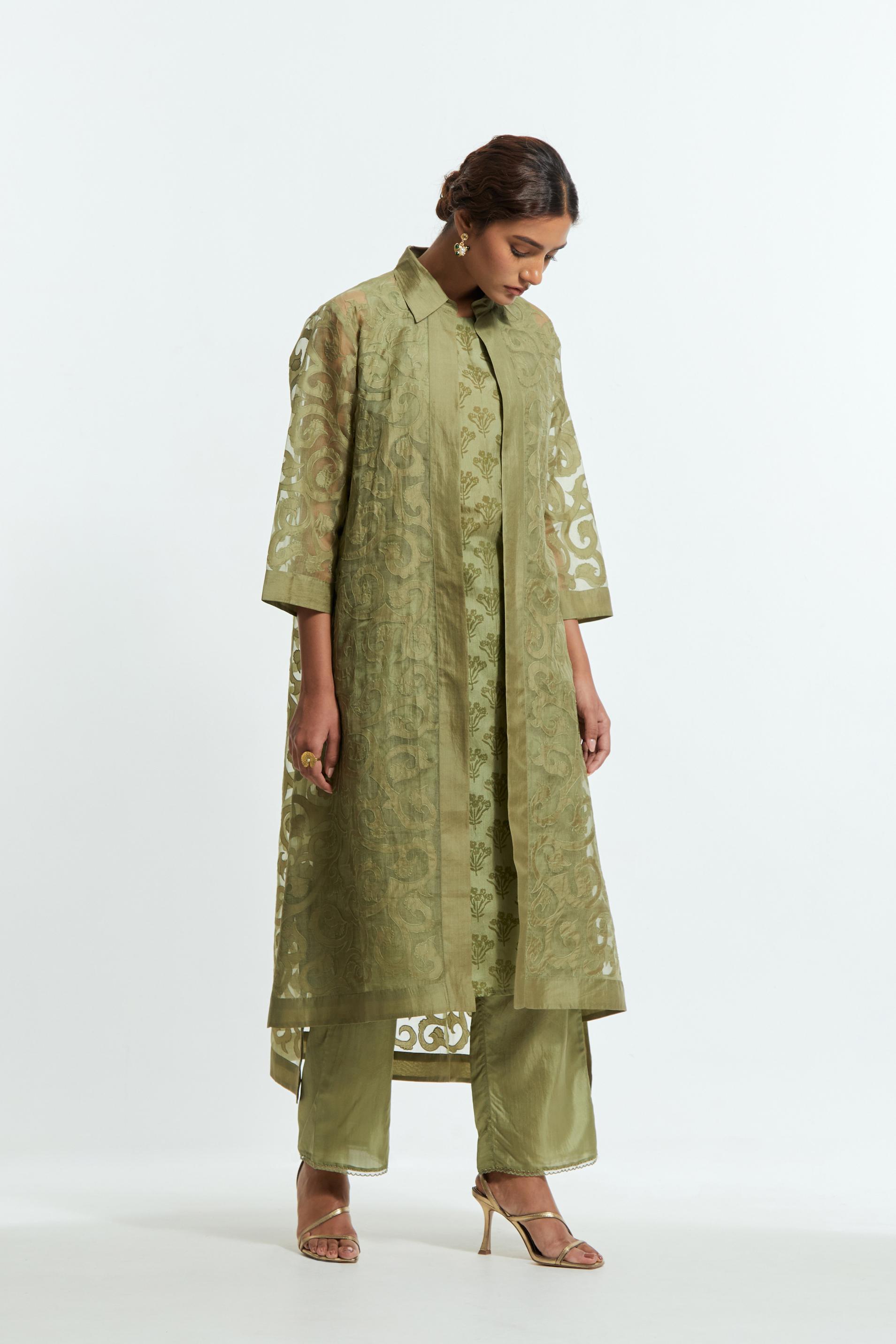 Green Sheer overlay set in silk organza with a shirt collar, highlighted with all-over silk appliqué trellis jaal.