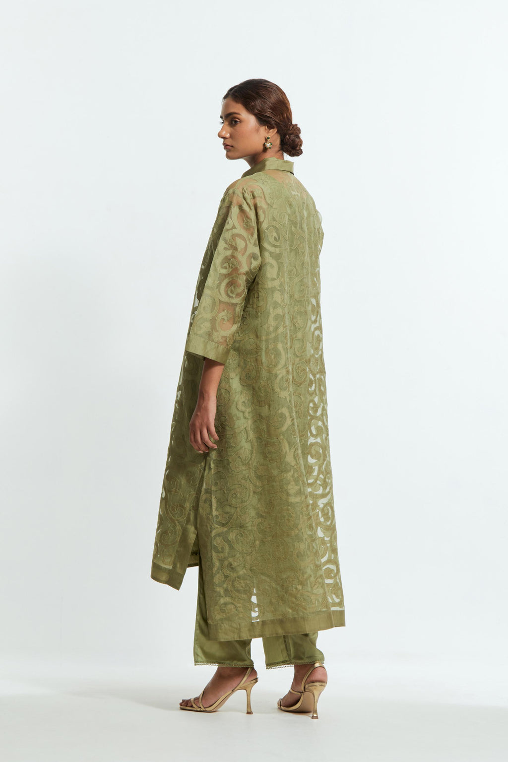 Green Sheer overlay set in silk organza with a shirt collar, highlighted with all-over silk appliqué trellis jaal.