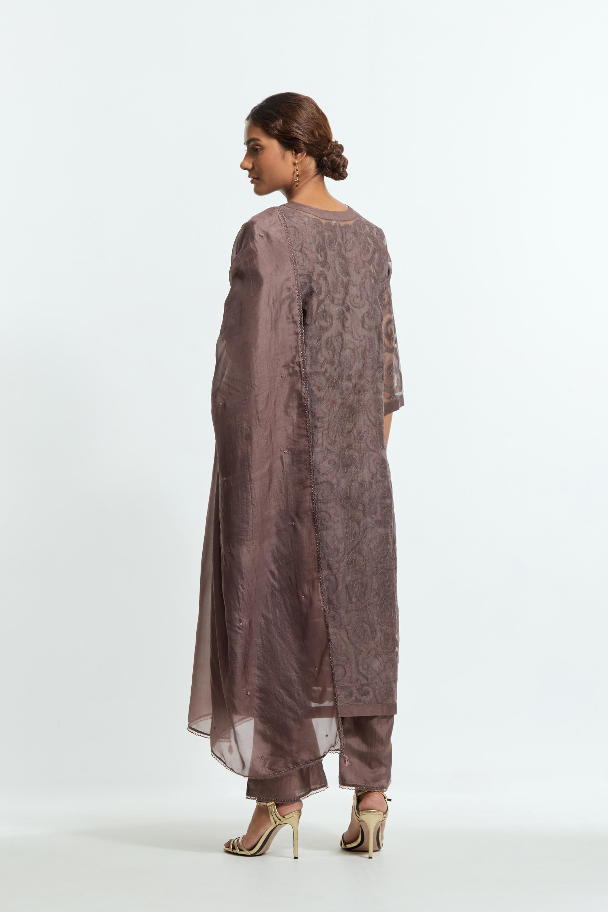 Grey light silk dupatta featuring all-over floral embroidery small bootis and finished with delicate scalloped edges.