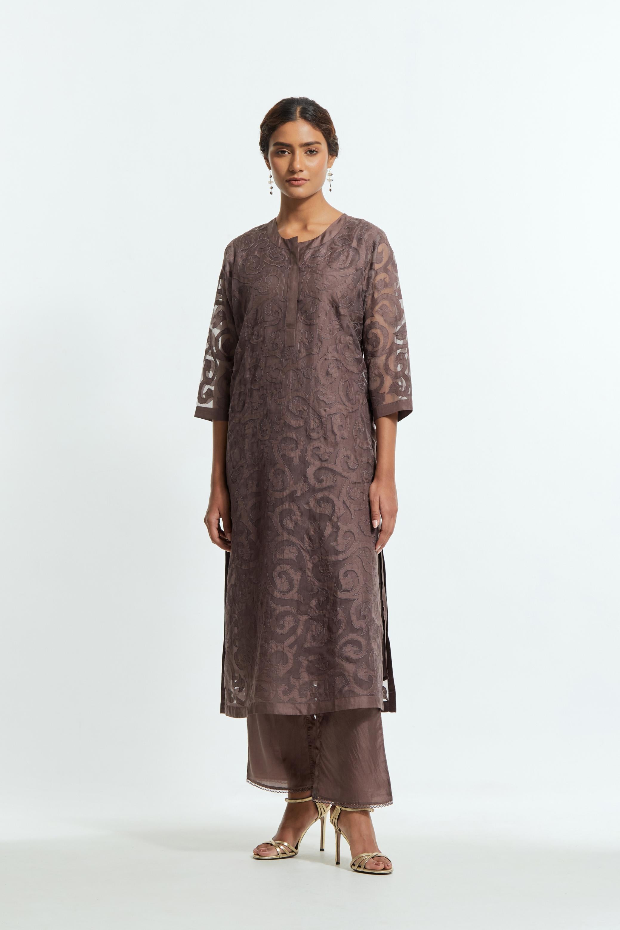 Grey silk organza straight kurta set featuring an all-over silk appliqué trellis jaal, delicately highlighted with aari threadwork.