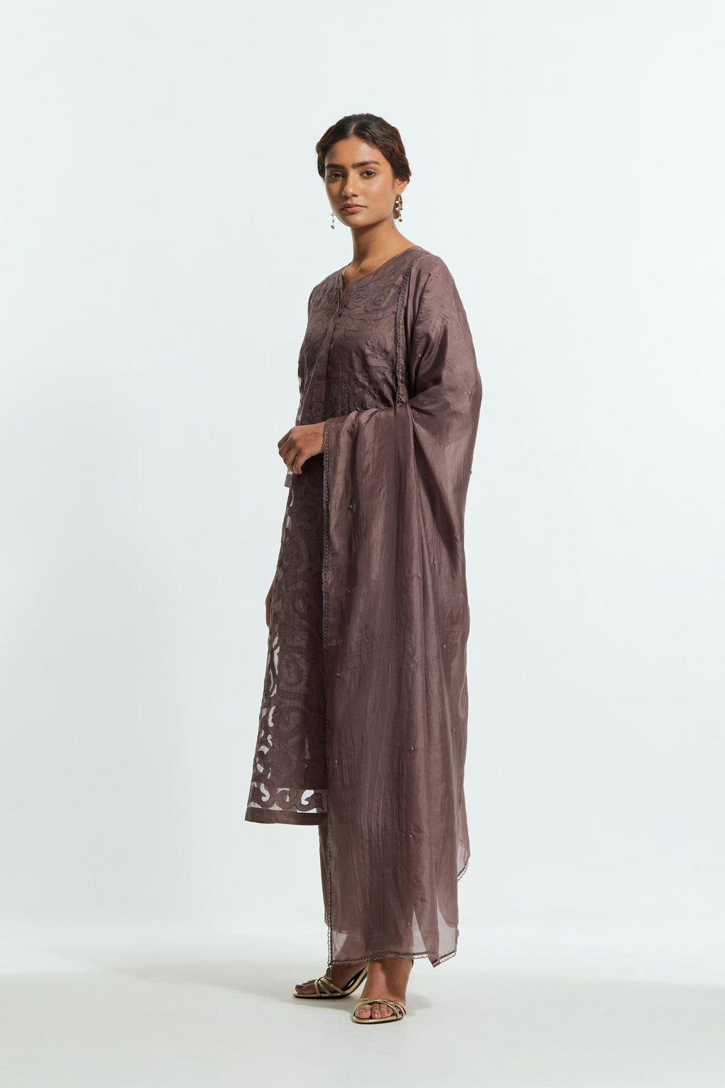 Grey light silk dupatta featuring all-over floral embroidery small bootis and finished with delicate scalloped edges.