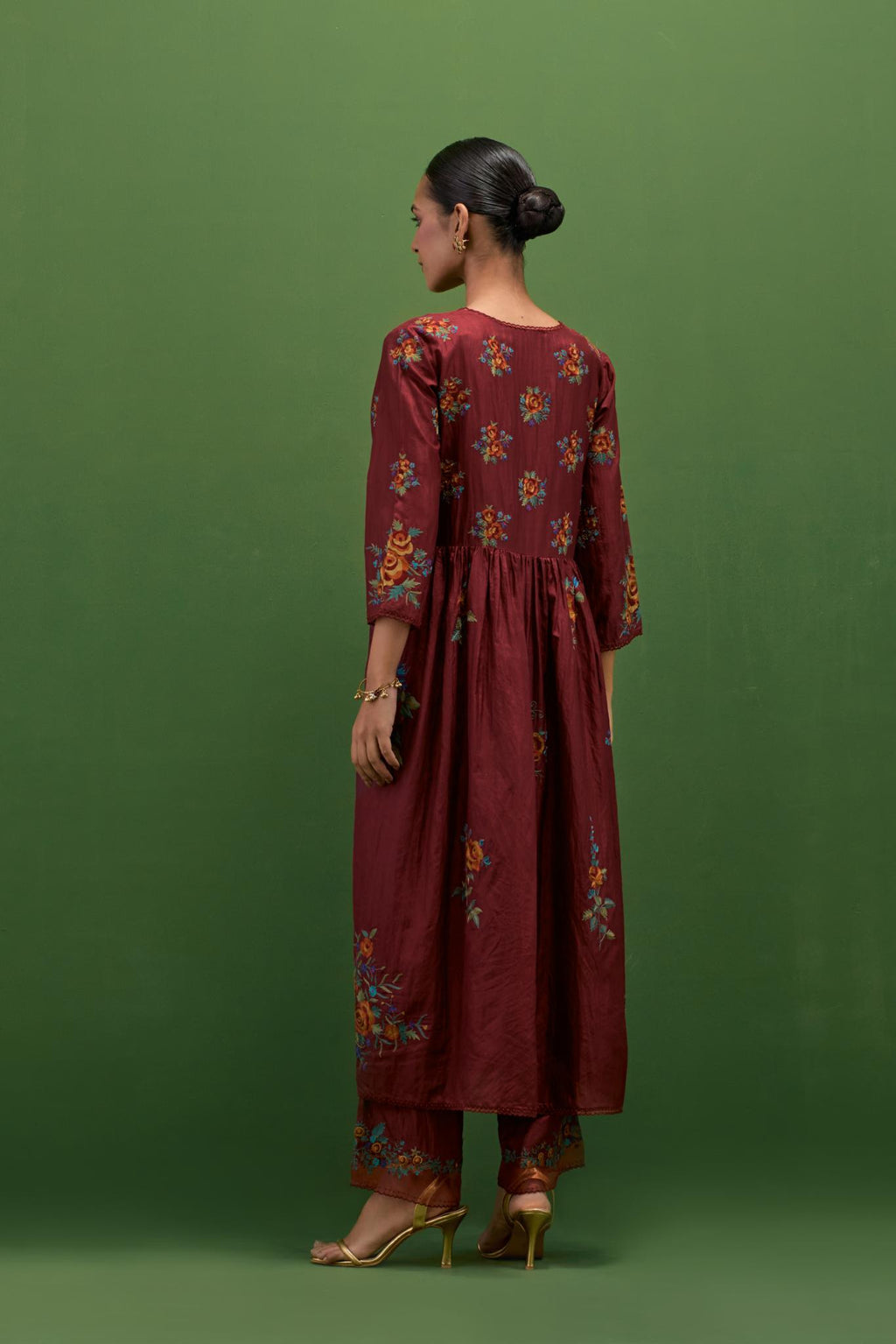 Rosewood silk Kurta dress set with all-over assorted thread embroidery floral bunches.