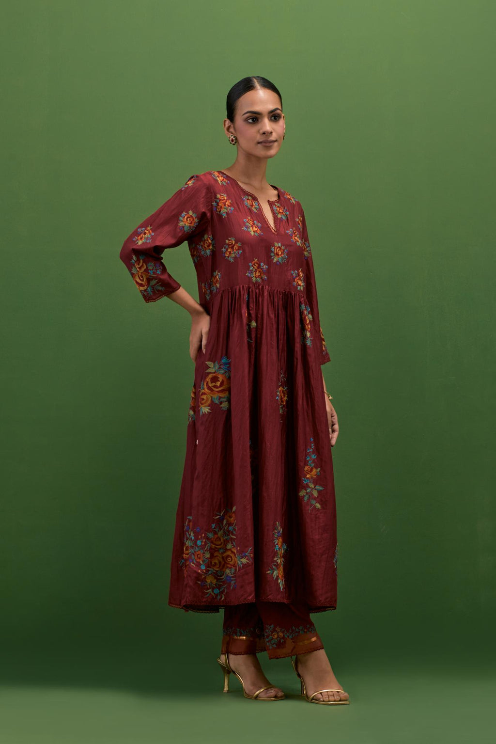 Rosewood silk Kurta dress set with all-over assorted thread embroidery floral bunches.