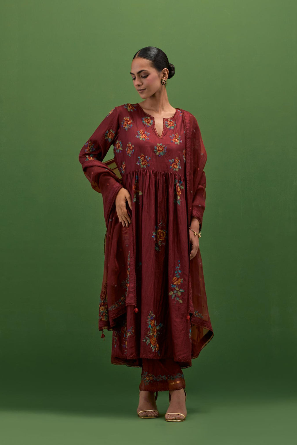 Rosewood silk Kurta dress set with all-over assorted thread embroidery floral bunches.