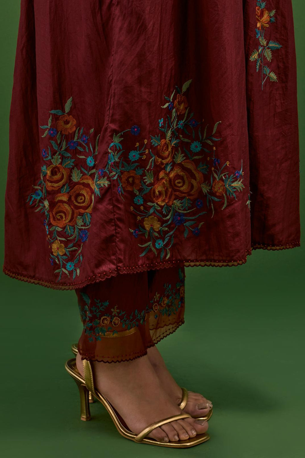 Rosewood silk Kurta dress set with all-over assorted thread embroidery floral bunches.