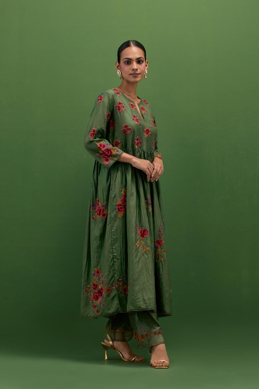 Brunswick green silk Kurta dress set with all-over assorted thread embroidery floral bunches.