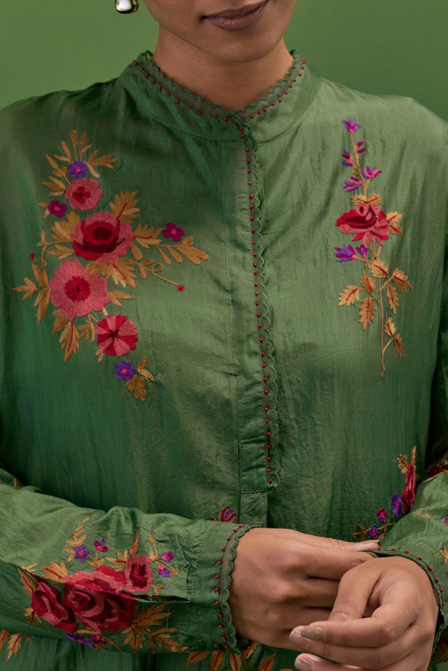 Brunswick green silk short, shirt-kurta set with all-over embroidered thread roses.