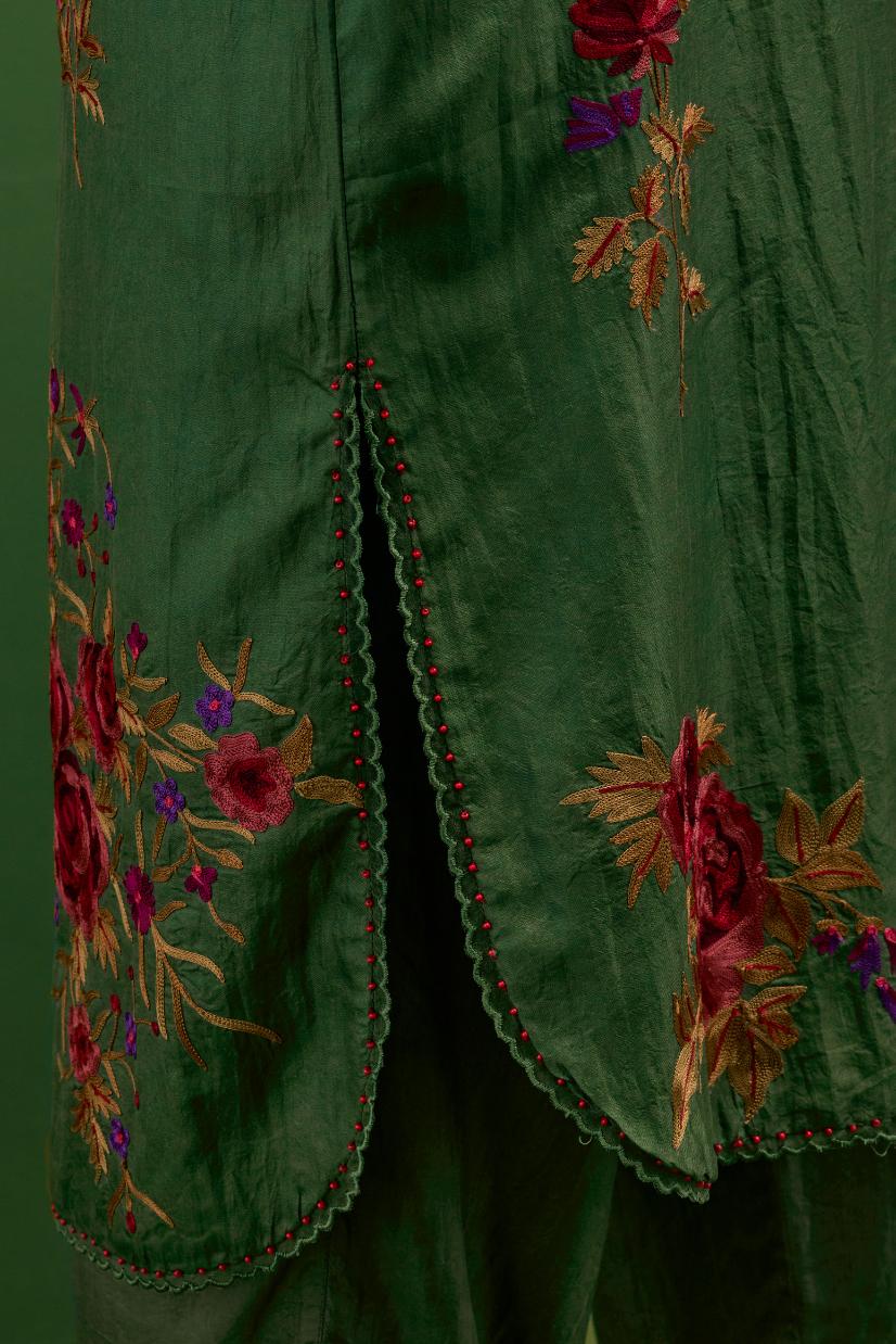 Brunswick green silk short, shirt-kurta set with all-over embroidered thread roses.