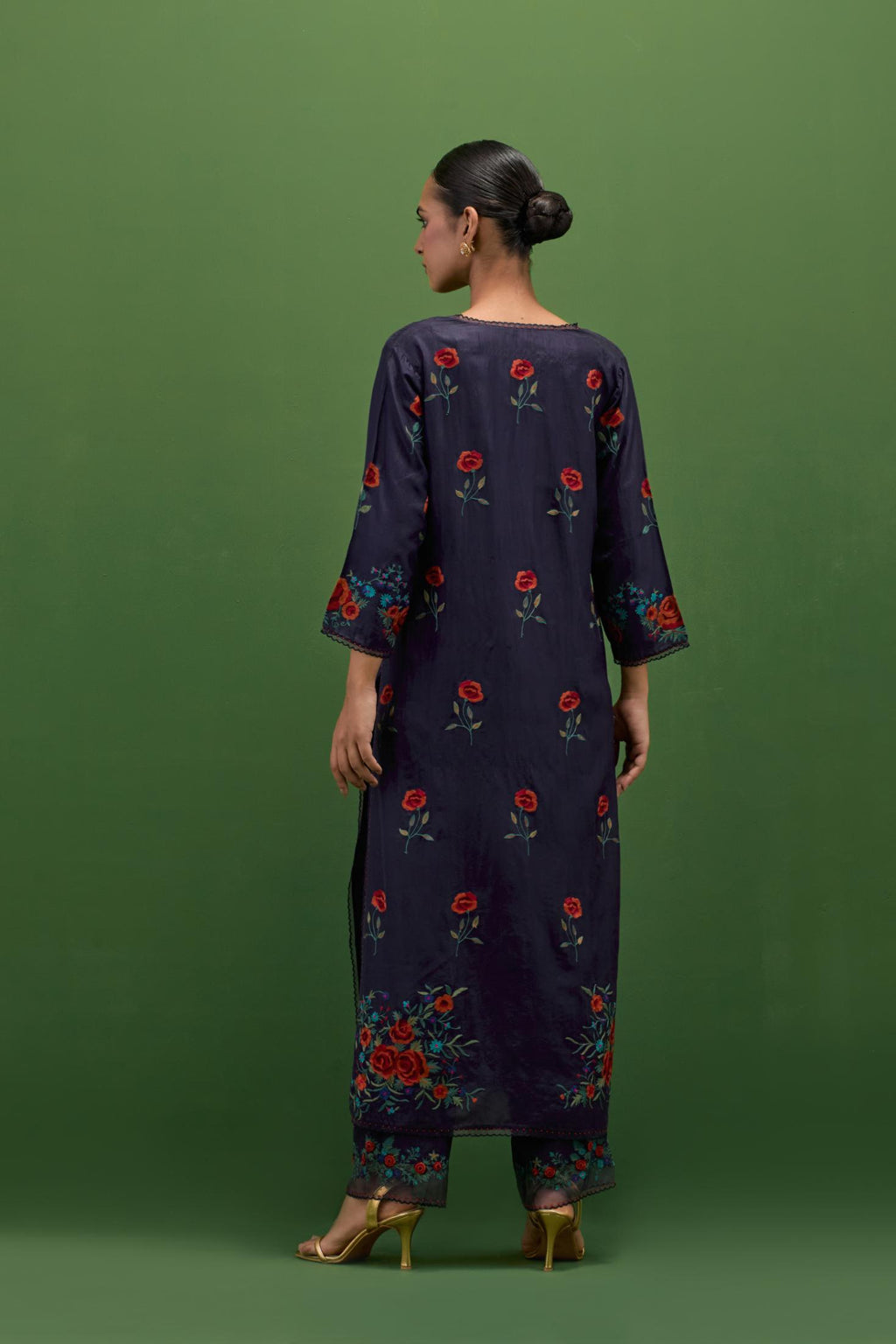 Midnight blue silk straight kurta set with all-over roses embroidered in thread and scalloped organza detail at the edges.