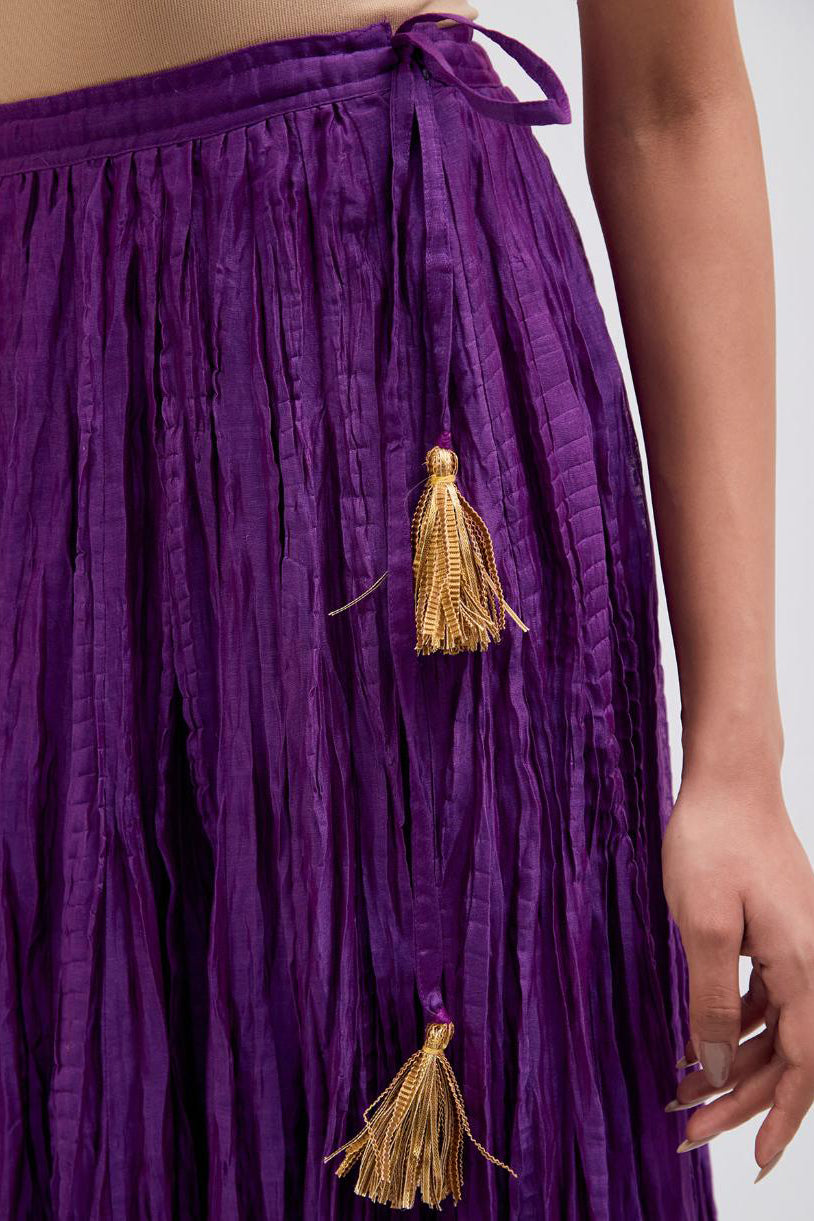 Chanderi 40 kali lehenga edged with dull gold gota embroidery and contrast chanderi facings.