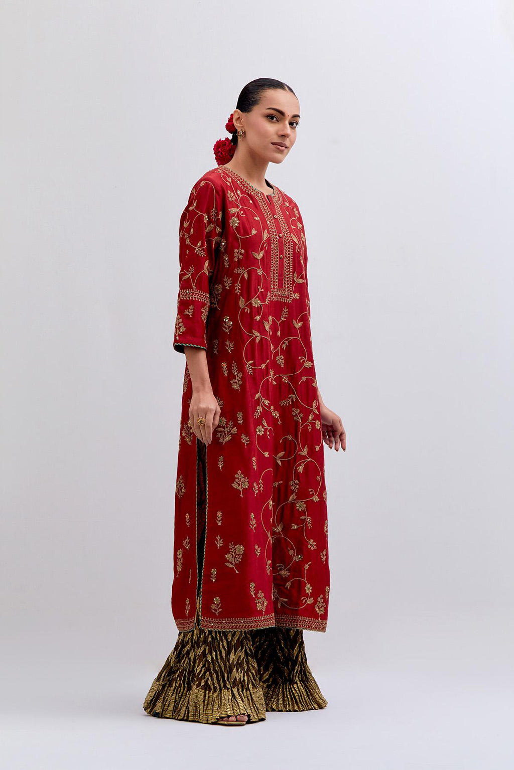 Red Silk Chanderi kurta set with all-over dull gold dori jaal embroidery and small floral booti at side panels.