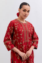 Red Silk Chanderi kurta set with all-over dull gold dori jaal embroidery and small floral booti at side panels.