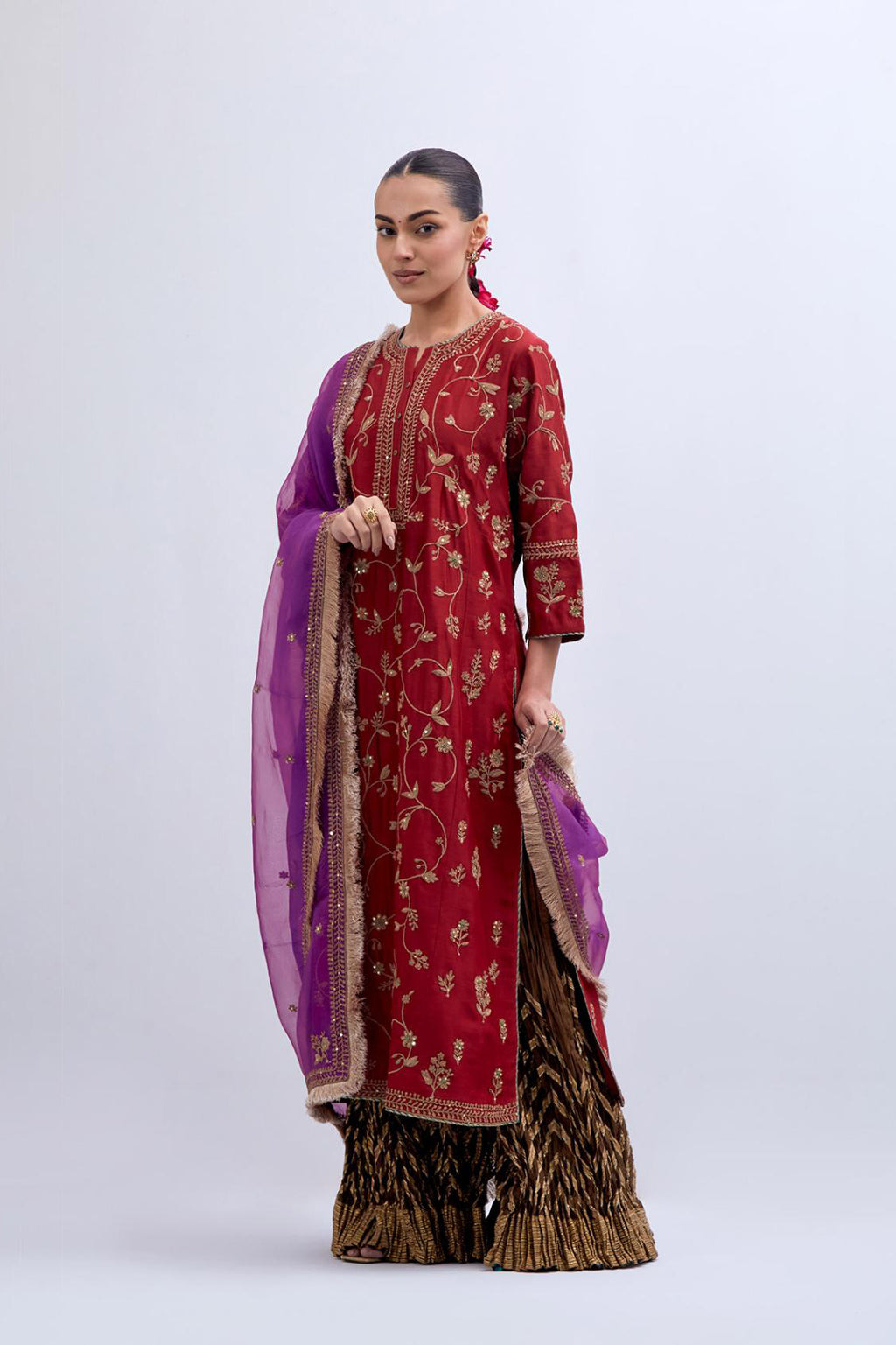 Red Silk Chanderi kurta set with all-over dull gold dori jaal embroidery and small floral booti at side panels.