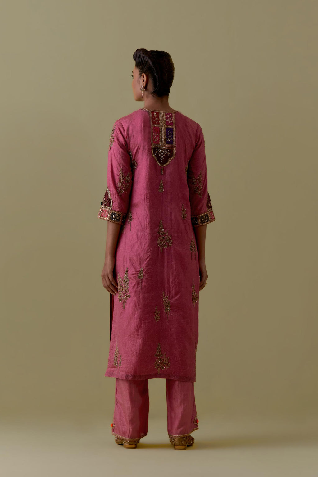 Pink silk straight Kurta set with Multicoloured Appliqué & Floral Motifs.