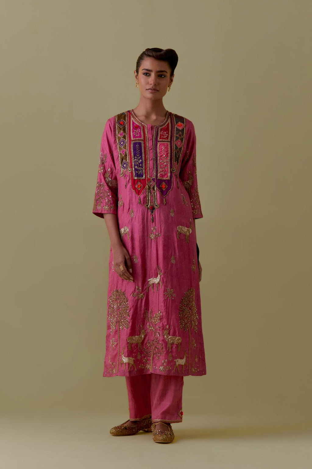 Pink silk striaght Kurta set with Multicoloured Appliqué & Deer Motifs.