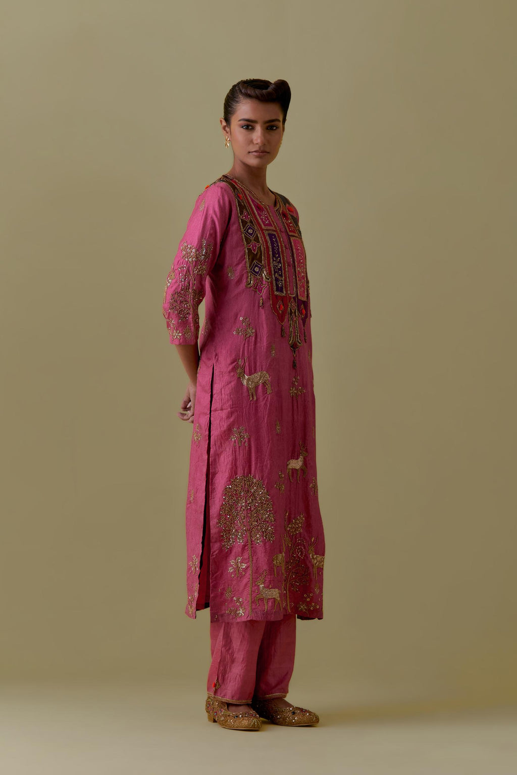 Pink silk striaght Kurta set with Multicoloured Appliqué & Deer Motifs.