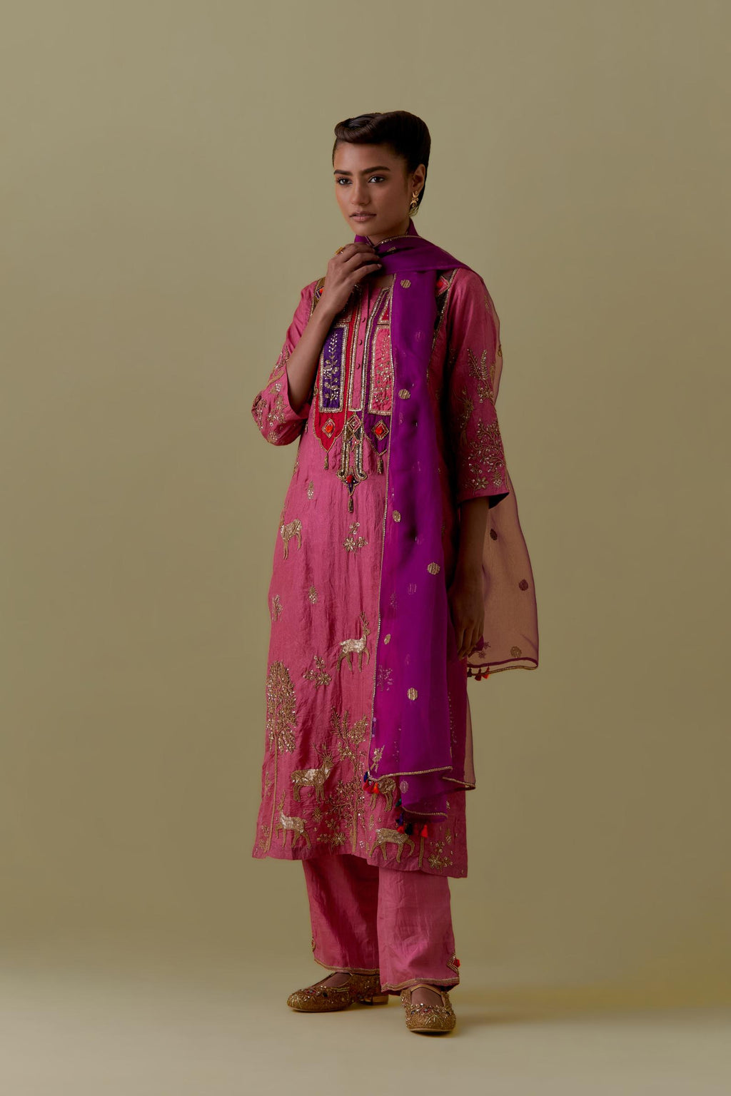 Pink silk striaght Kurta set with Multicoloured Appliqué & Deer Motifs.