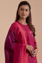 A silk chanderi three-tone dupatta in a beautiful gradient effect featuring delicate golden zari quilting all over.
