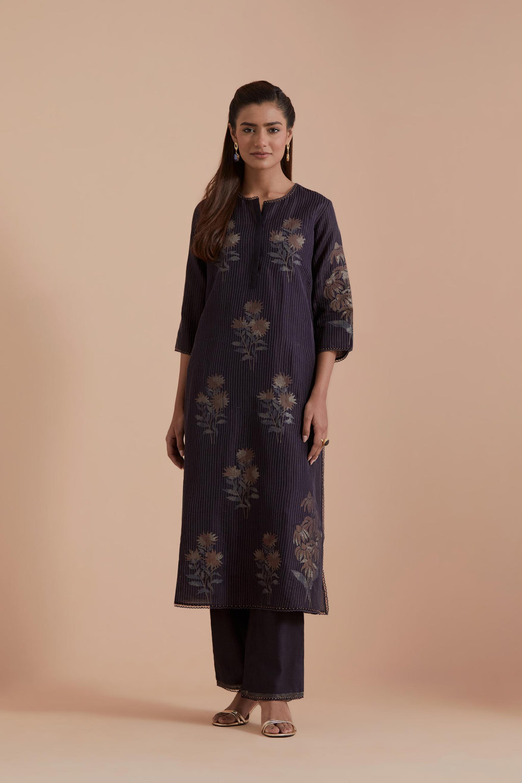 Dark Grey Silk Chanderi Quilted Organza & Brocade Floral Appliqué Straight Kurta set.