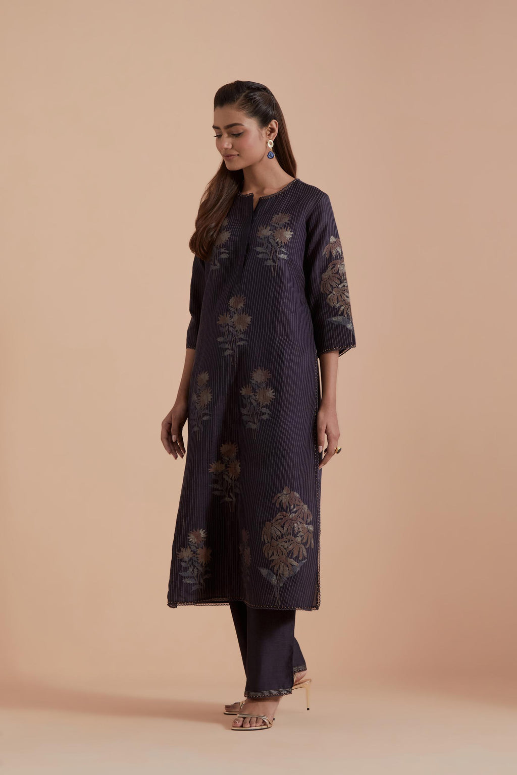 Dark Grey Silk Chanderi Quilted Organza & Brocade Floral Appliqué Straight Kurta set.