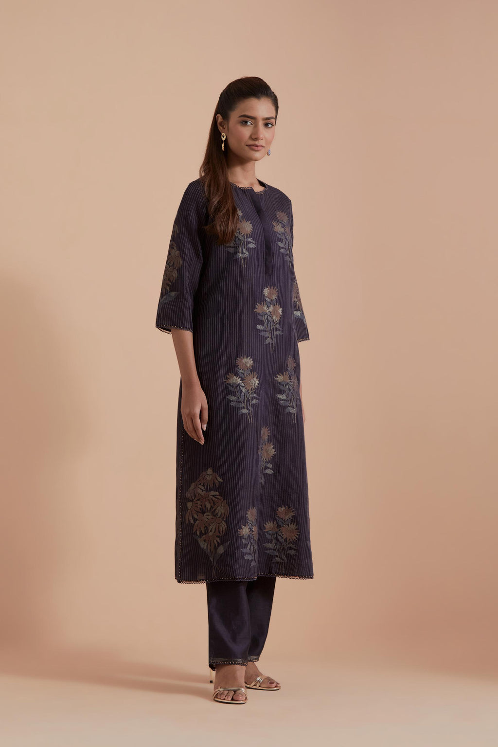 Dark Grey Silk Chanderi Quilted Organza & Brocade Floral Appliqué Straight Kurta set.