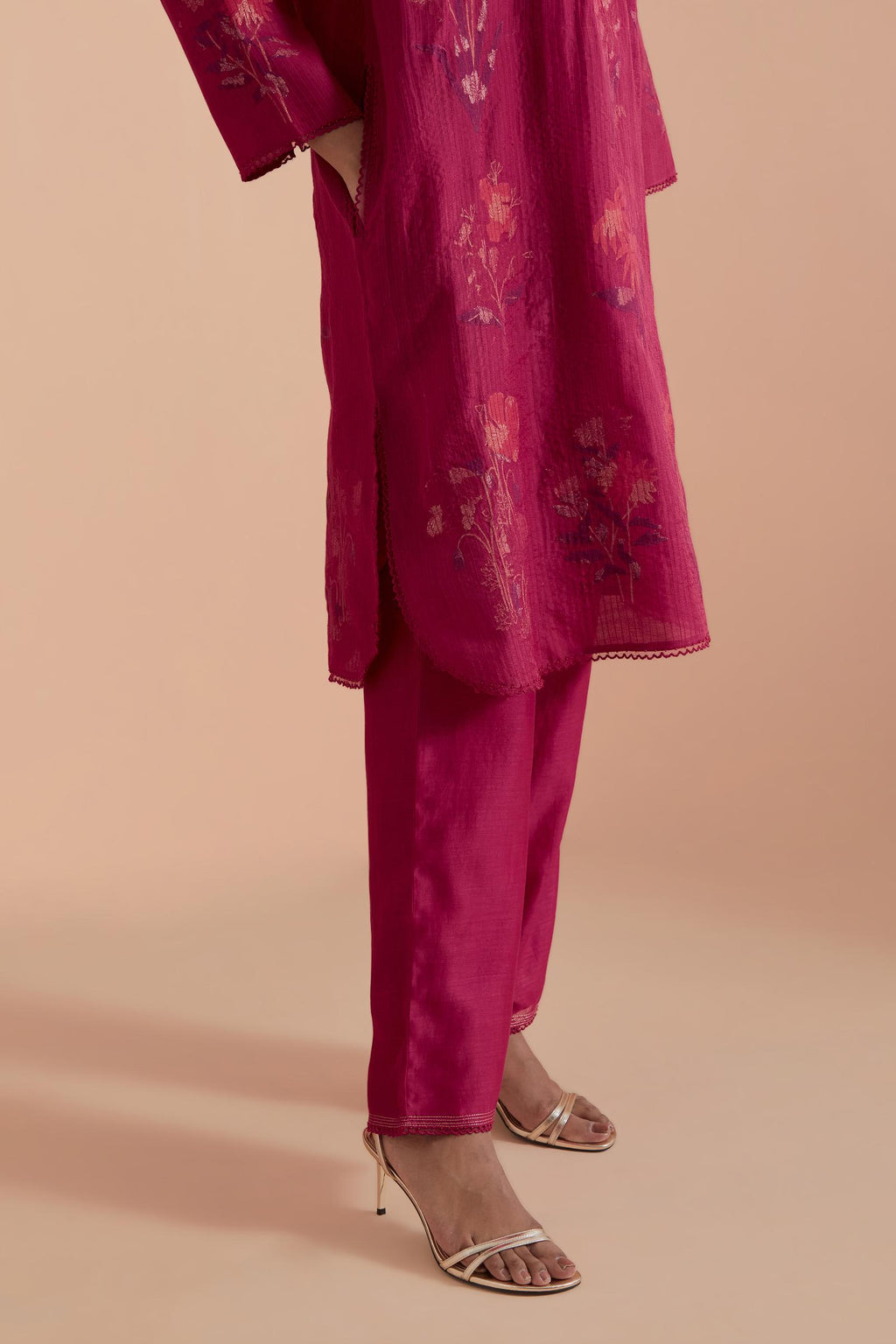 Fuchsia Silk Chanderi Quilted Organza & Brocade Floral Appliqué short easy fit Kurta set.
