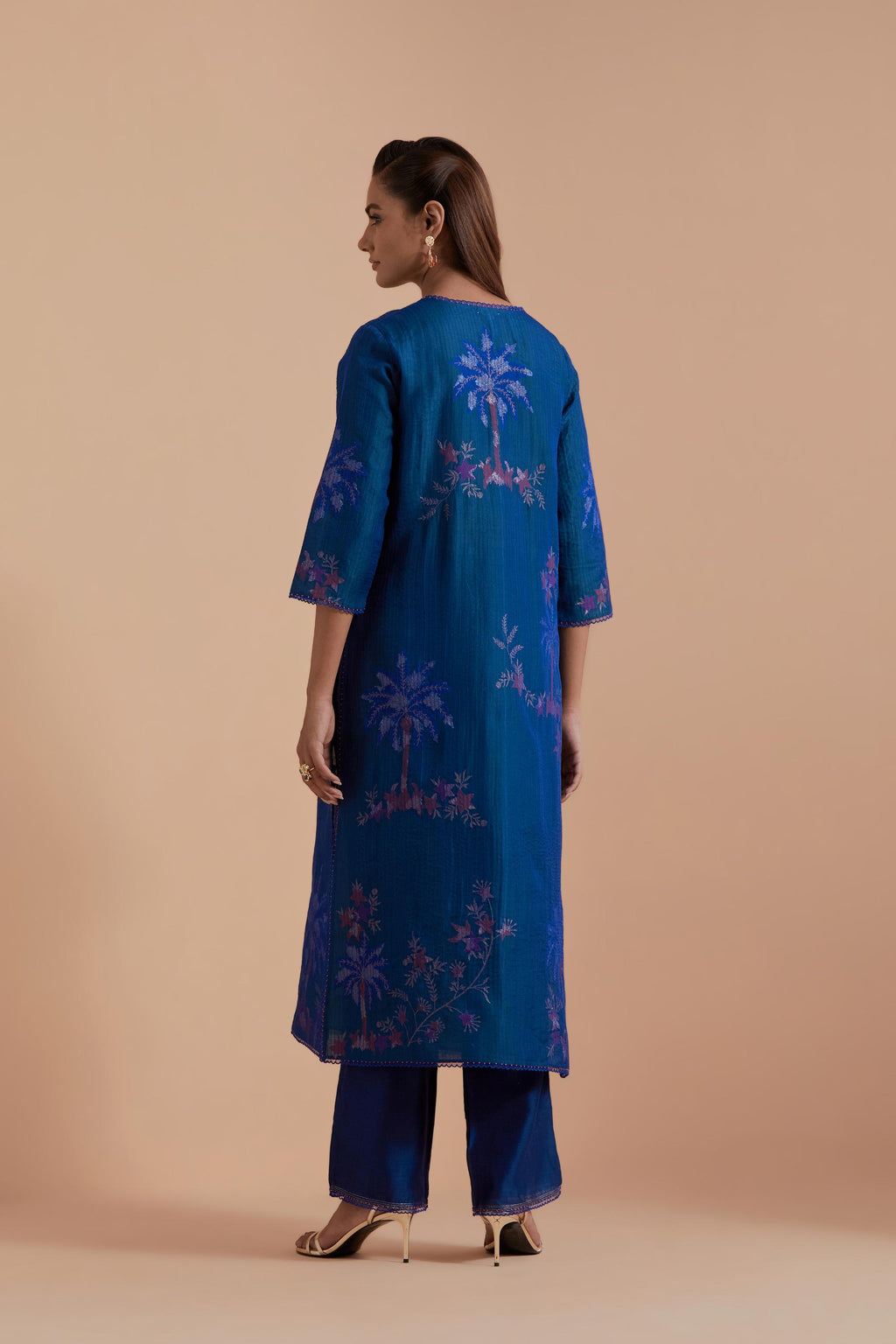Silk Chanderi Quilted Organza & Brocade Floral Appliqué straight long Kurta set.