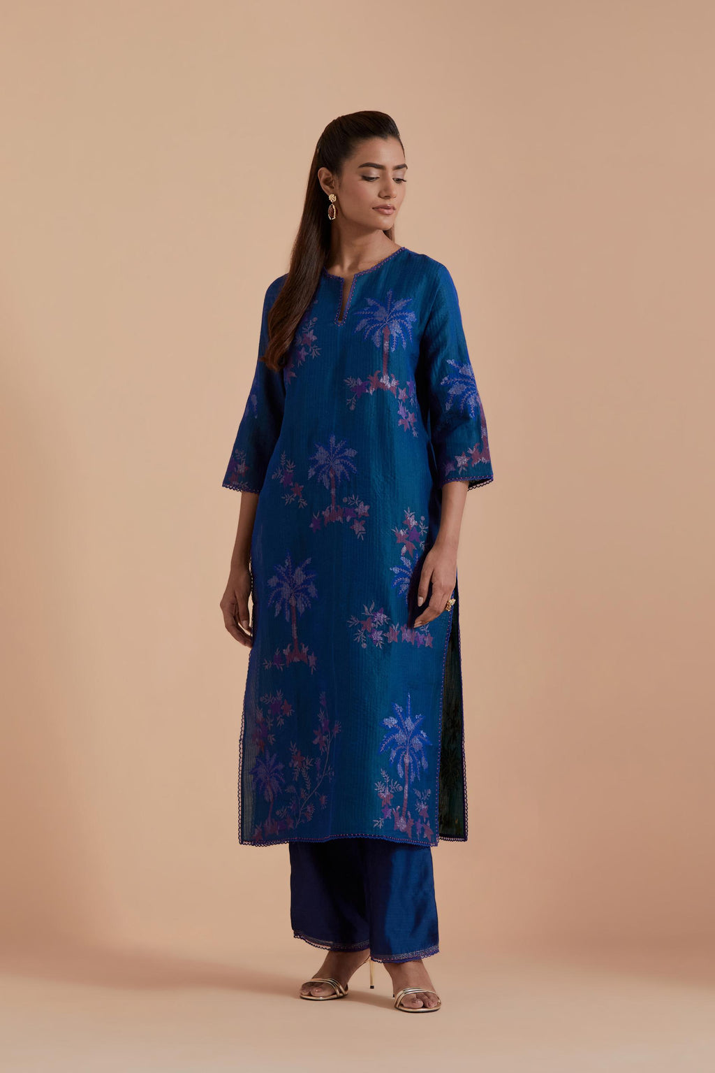Silk Chanderi Quilted Organza & Brocade Floral Appliqué straight long Kurta set.