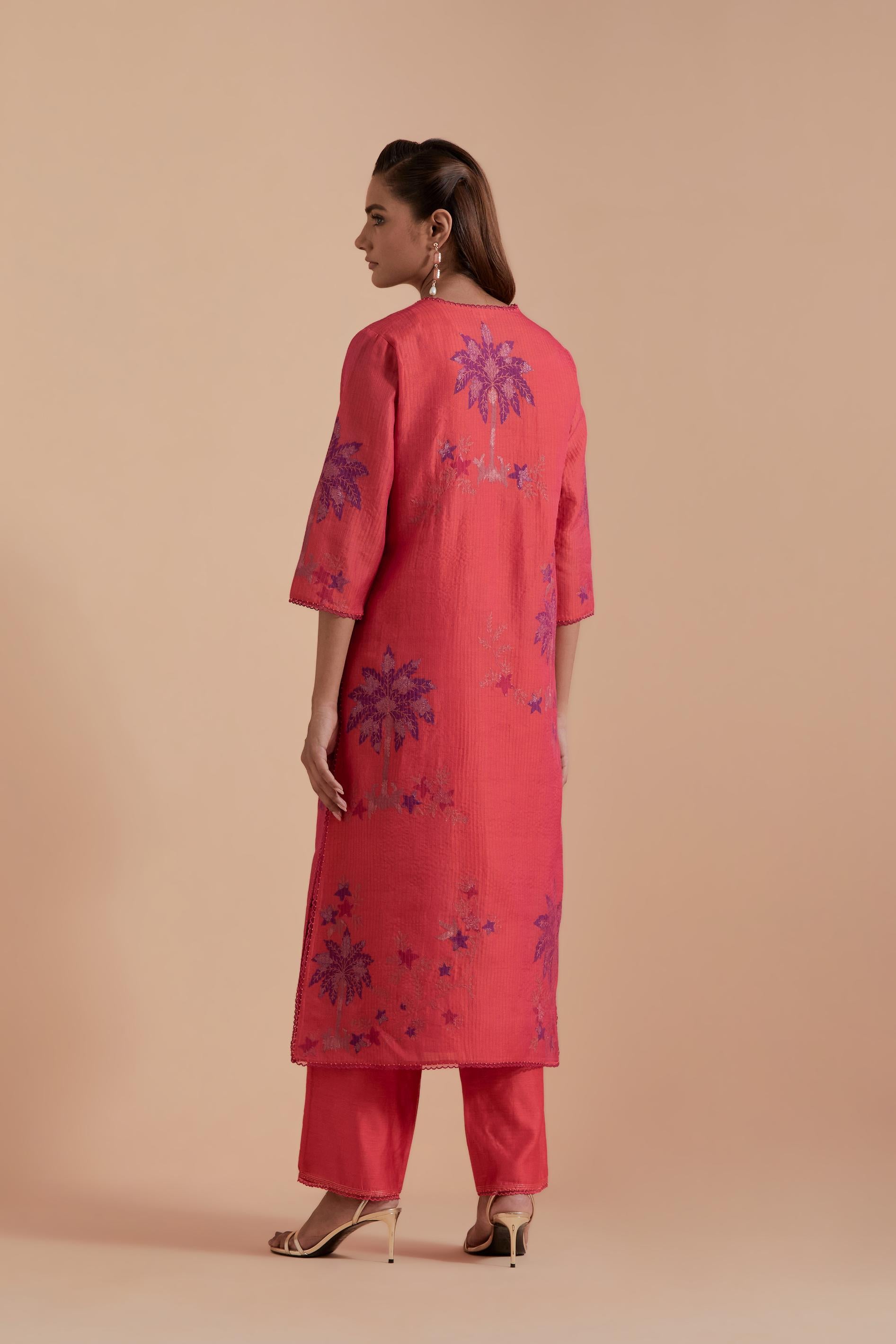 Silk Chanderi Quilted Organza & Brocade Floral Appliqué straight long Kurta set.