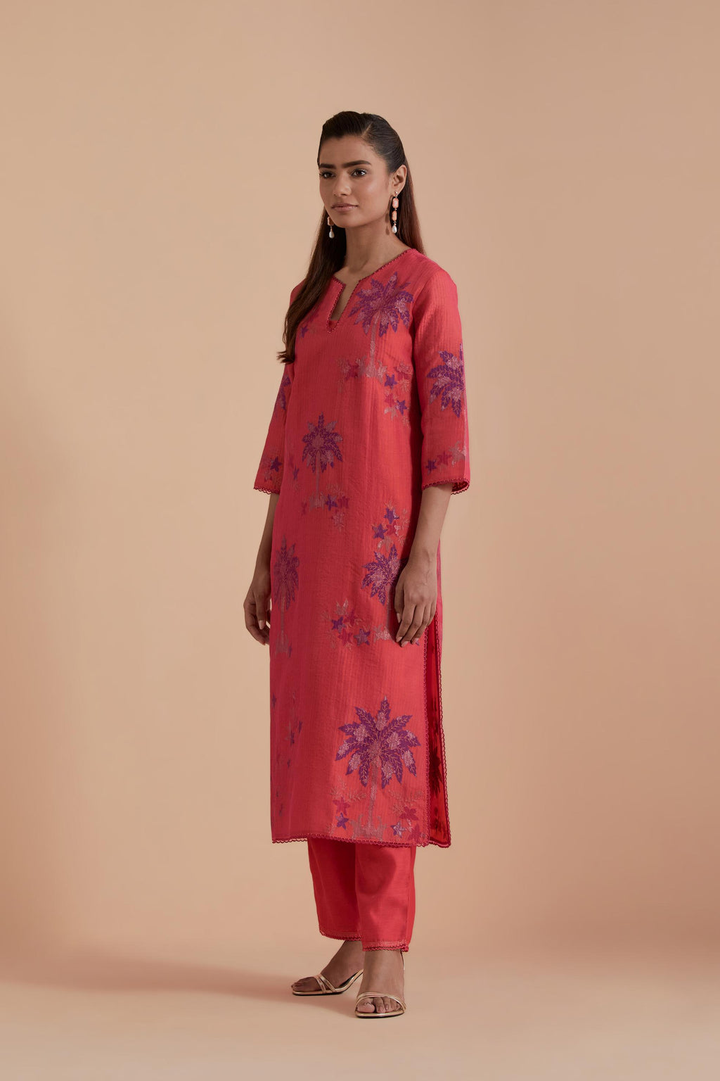 Silk Chanderi Quilted Organza & Brocade Floral Appliqué straight long Kurta set.