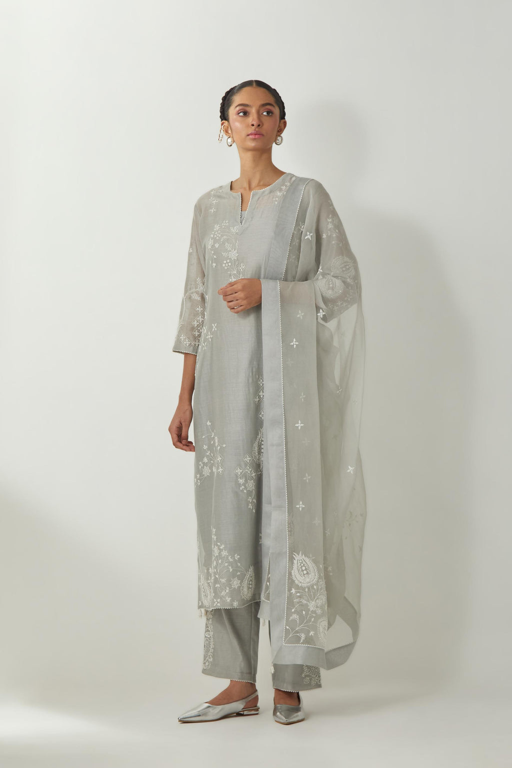 Bluish Grey silk organza dupatta with all-over silk thread small floral booti & big boota at side corner, highlighted with bead and sequins work.