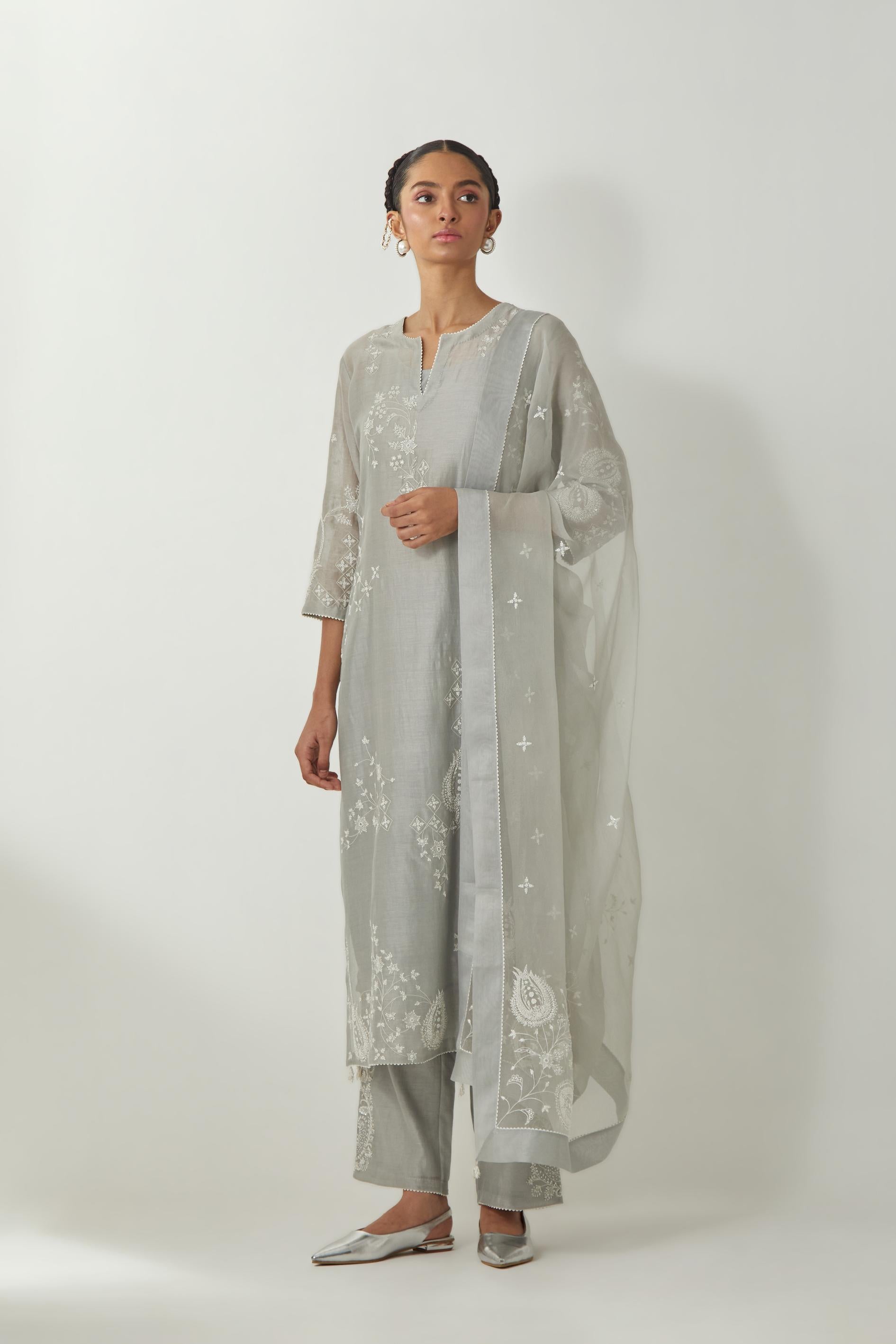 Bluish Grey silk organza dupatta with all-over silk thread small floral booti & big boota at side corner, highlighted with bead and sequins work.