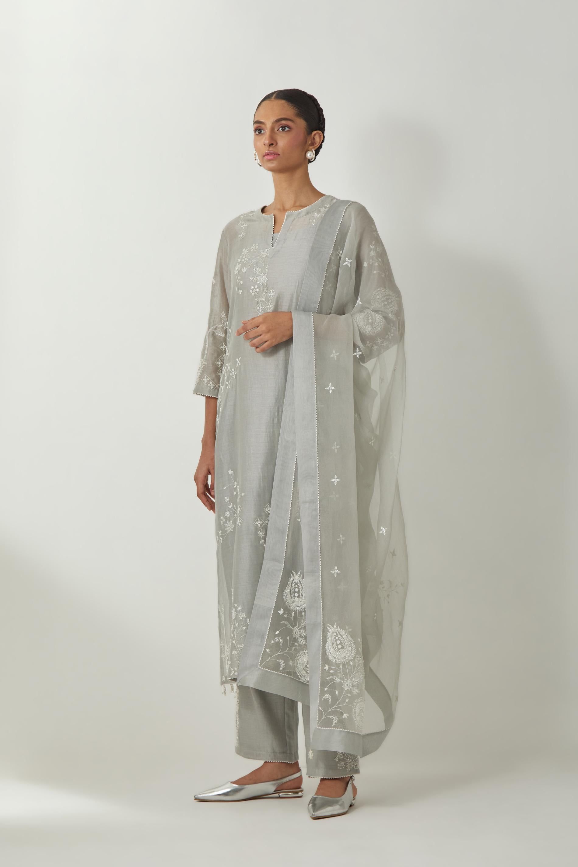 Bluish Grey silk organza dupatta with all-over silk thread small floral booti & big boota at side corner, highlighted with bead and sequins work.