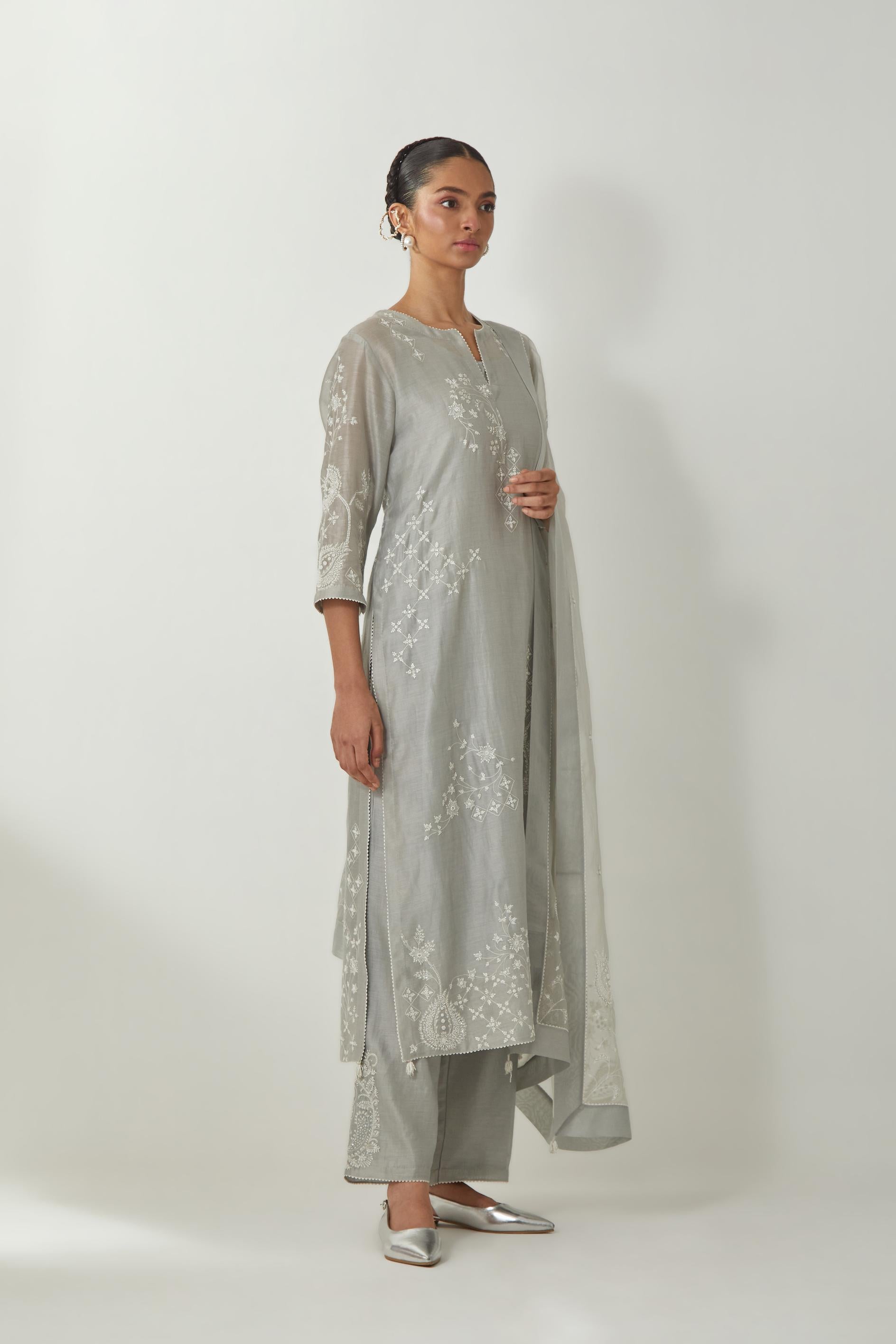 Bluish Grey silk organza dupatta with all-over silk thread small floral booti & big boota at side corner, highlighted with bead and sequins work.