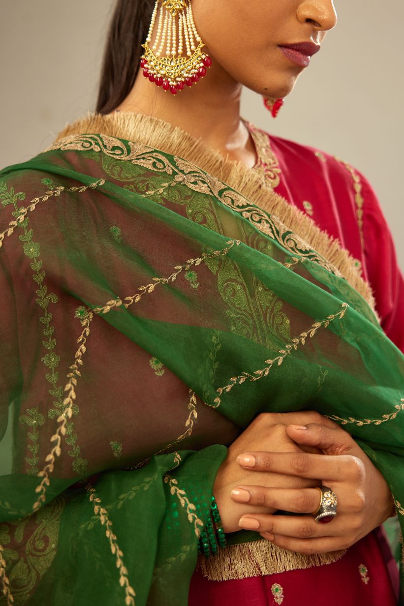 Dark green silk organza dupatta with dori embroidery border at the edges and diagonal zari embroidered lines all-over the dupatta.