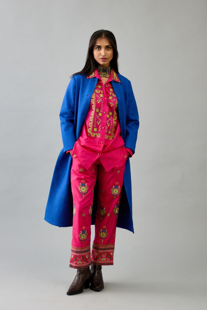 Blue silk, quilted mid-length front open jacket set.