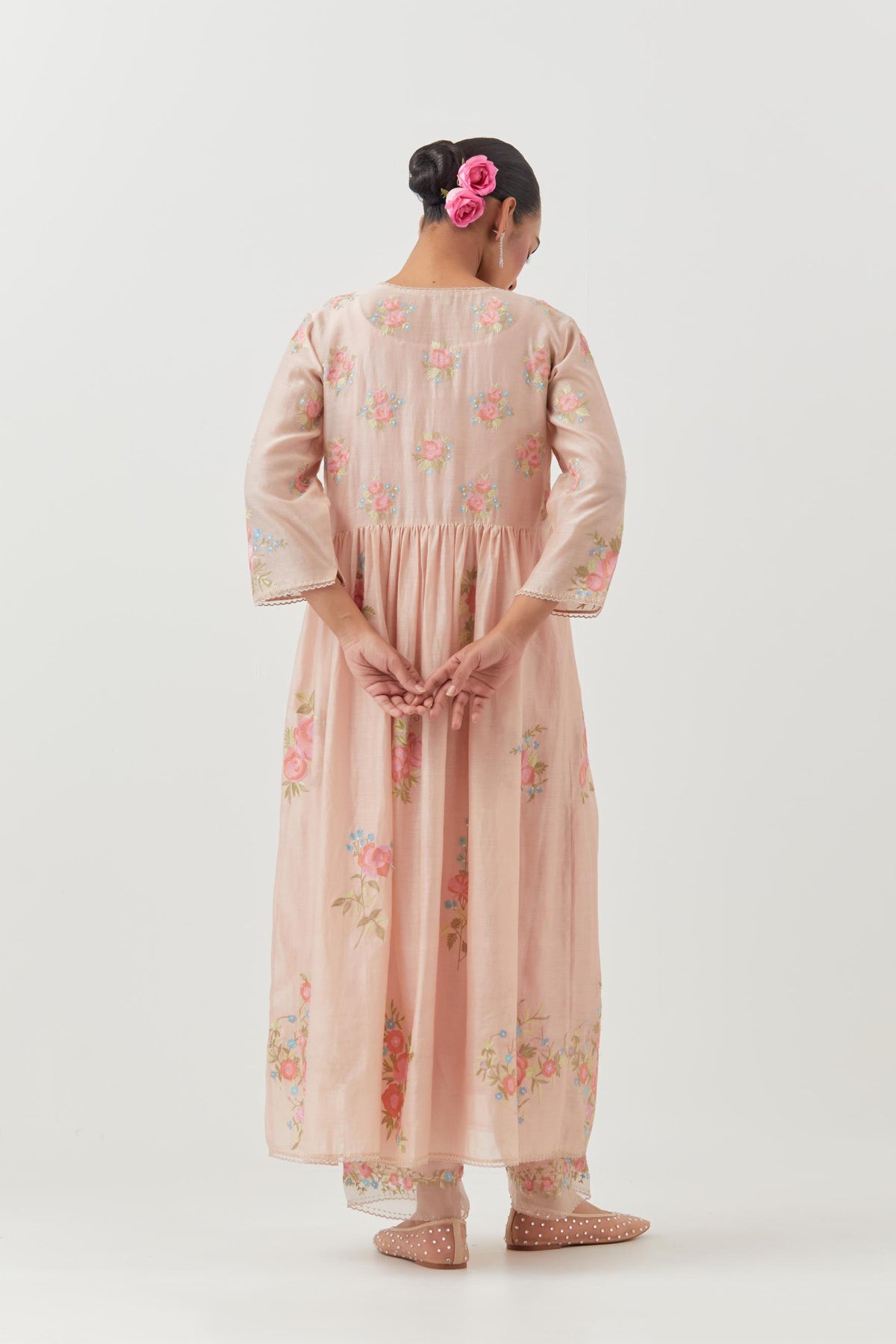 Pink silk chanderi Kurta dress set with all-over assorted thread embroidery floral bunches.