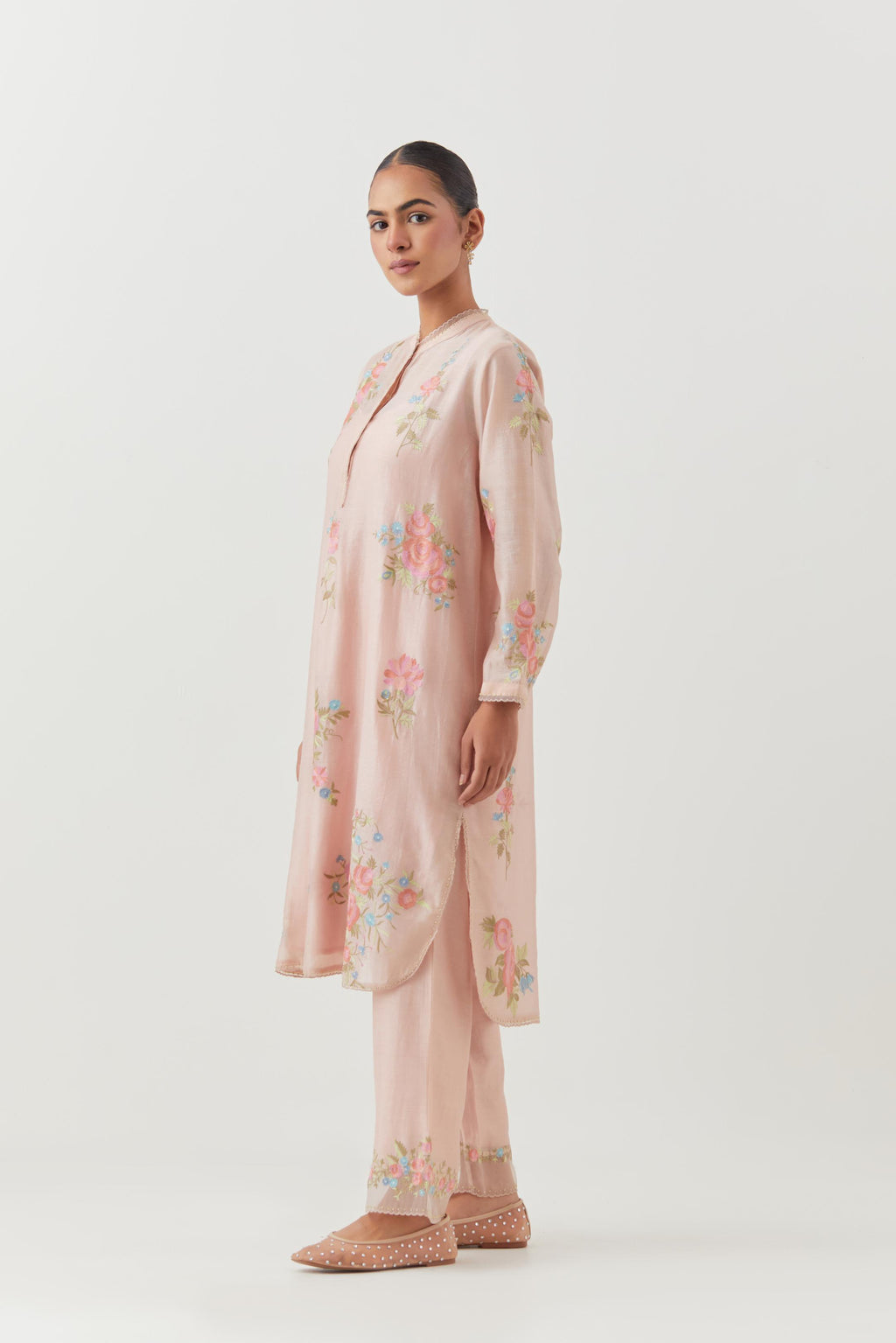 Pink silk chanderi short, shirt-kurta set with all-over embroidered thread roses.