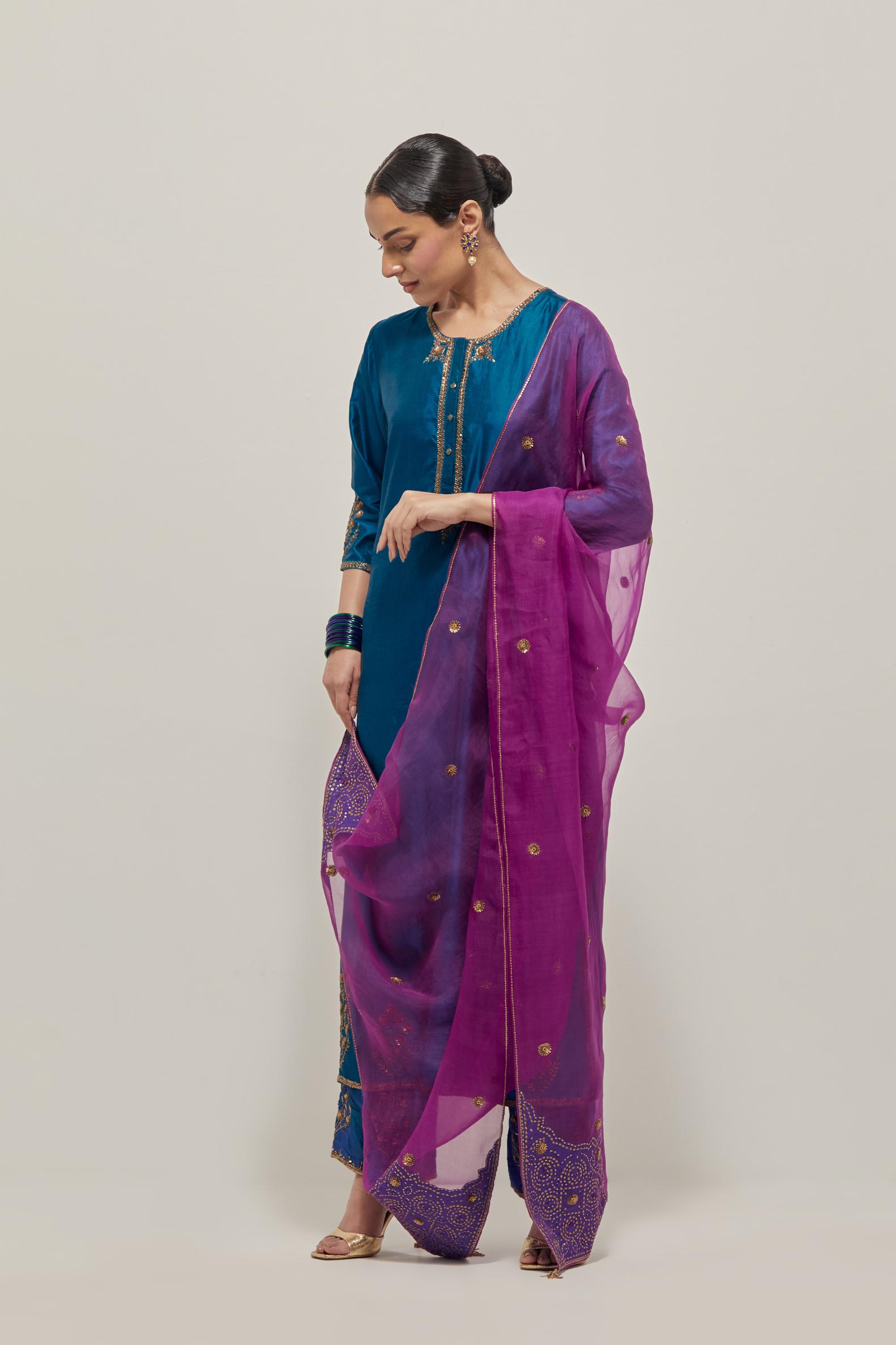 Purple silk organza dupatta with all-over delicate sequins and bead small booti, finished with applique bandhani-inspired motifs at all four corners.